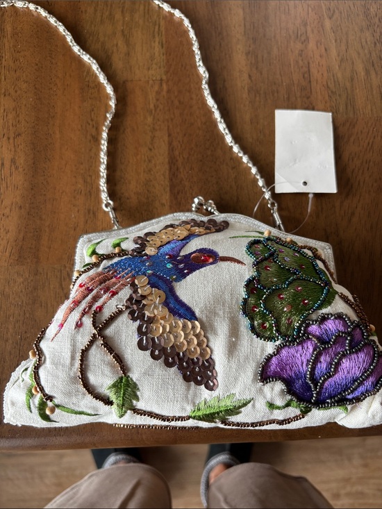 Handbags - Embroidered Hummingbird Beaded Shoulder Bag in White